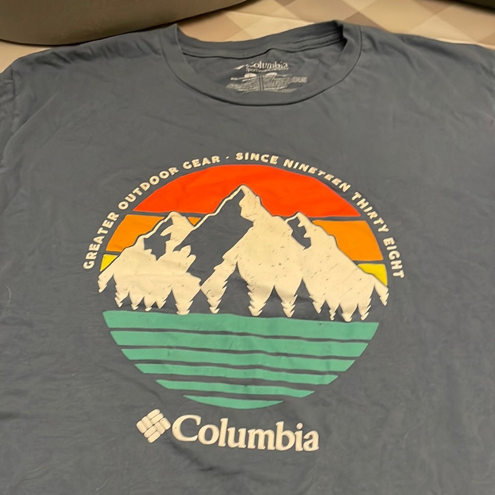 Mens Columbia Tee shirt, size L